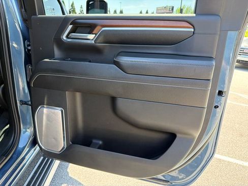 Used 2024 GMC Sierra 2500 Denali w/ Denali Reserve Package AWD/4WD image 16