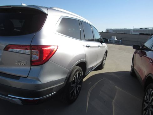 Used 2021 Honda Pilot Elite image 3