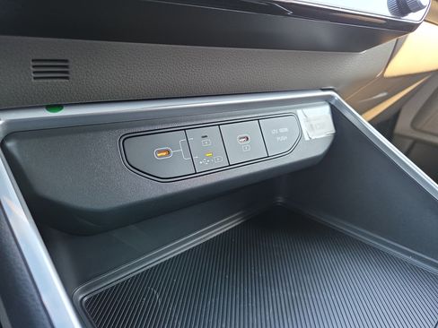 New 2026 Kia Carnival FWD image 29