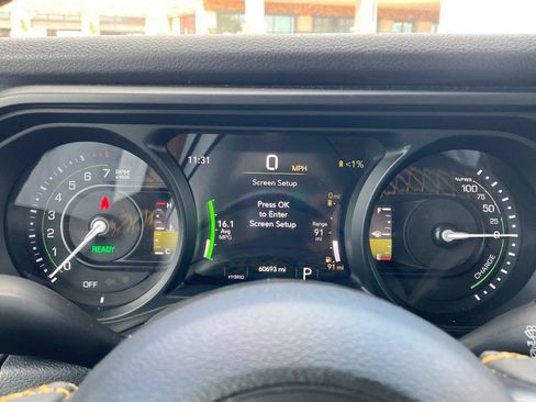 Used 2024 Jeep Wrangler Unlimited AWD/4WD image 15