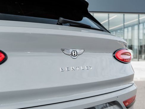 Used 2022 Bentley Bentayga image 10