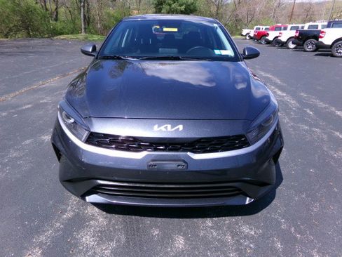 Used 2023 Kia Forte LXS image 3
