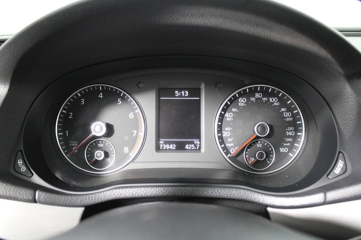 Used 2015 Volkswagen Passat 1.8T SE FWD image 12