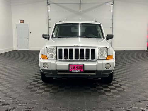Used 2008 Jeep Commander Sport image 5