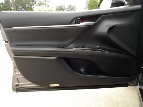 Used 2024 Toyota Camry XSE w/ Navigation Package image 8