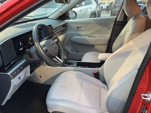 Used 2025 Hyundai Kona SEL image 8
