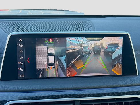 Used 2019 BMW 750i w/ M Sport Package image 12