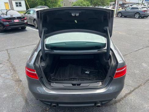 Used 2018 Jaguar XE Premium AWD/4WD image 26
