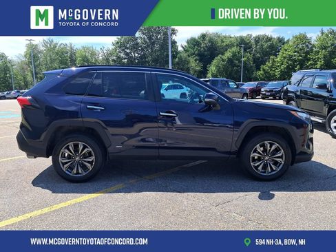 Used 2022 Toyota RAV4 Limited AWD/4WD image 6