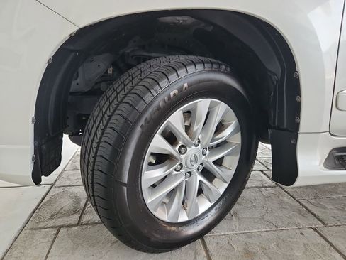 Used 2014 Lexus GX 460 w/ Premium Package image 33