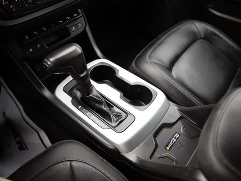 Used 2020 Chevrolet Colorado ZR2 image 17