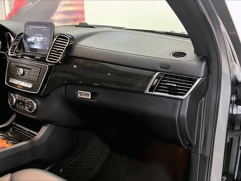 Used 2018 Mercedes-Benz GLS 450 4MATIC image 21