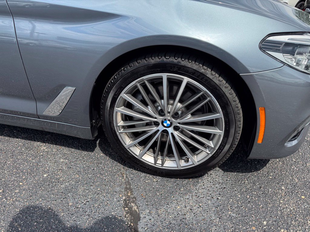 Used 2019 BMW 530i xDrive w/ Executive Package AWD/4WD image 11