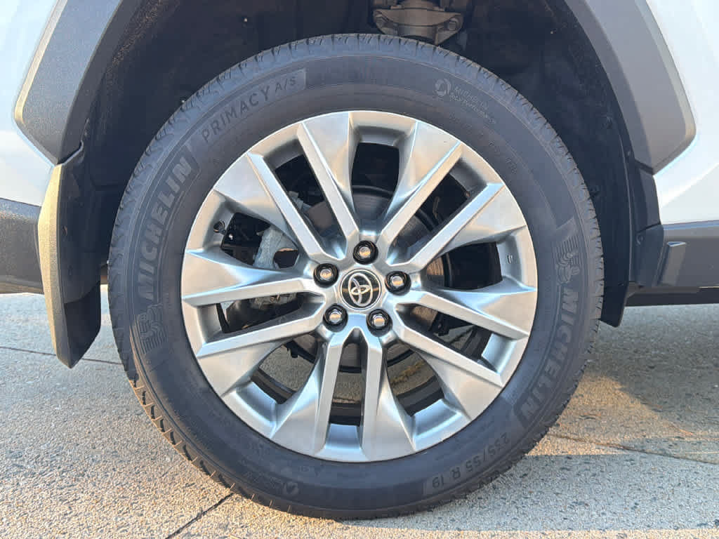 Used 2025 Toyota RAV4 XLE Premium FWD image 19