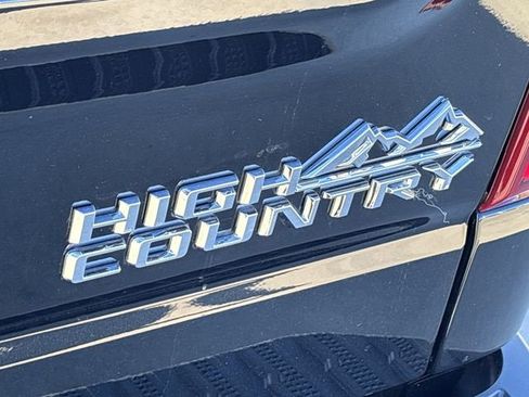 Used 2022 Chevrolet Silverado 1500 High Country w/ Technology Package image 30