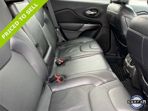 Used 2019 Jeep Cherokee Limited image 21