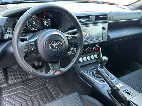 Used 2024 Toyota GR86 image 3