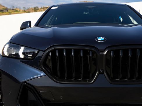 Used 2024 BMW X6 xDrive40i w/ Premium Package AWD/4WD image 9