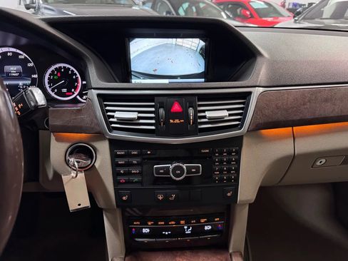 Used 2013 Mercedes-Benz E 350 4MATIC Sedan image 23