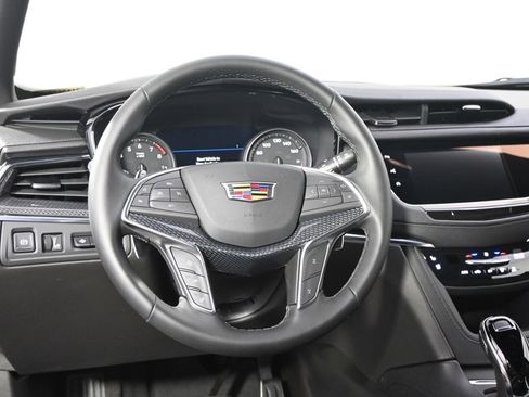 New 2025 Cadillac XT5 Sportv w/ Technology Package image 12