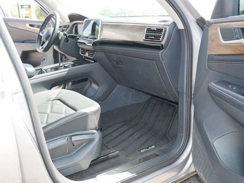 Certified 2024 Volkswagen Atlas SE w/ Panoramic Sunroof Package AWD/4WD image 19