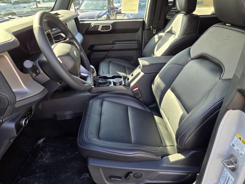 New 2026 Ford Bronco Outer Banks AWD/4WD image 18