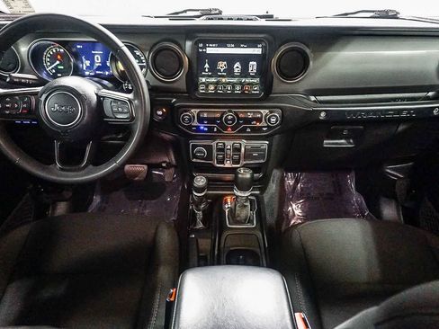 Used 2023 Jeep Wrangler Unlimited w/ 8.4" Radio Group image 16