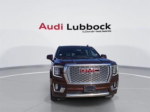 Used 2022 GMC Yukon XL Denali image 3