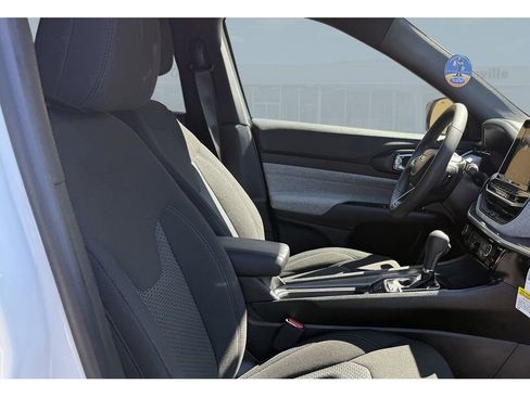 Used 2025 Jeep Compass Sport image 17