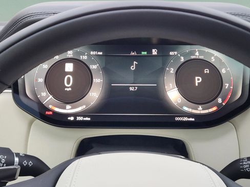 New 2026 Land Rover Range Rover Long Wheelbase SE image 16