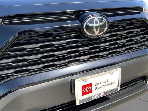 Used 2021 Toyota RAV4 XLE Premium FWD image 29