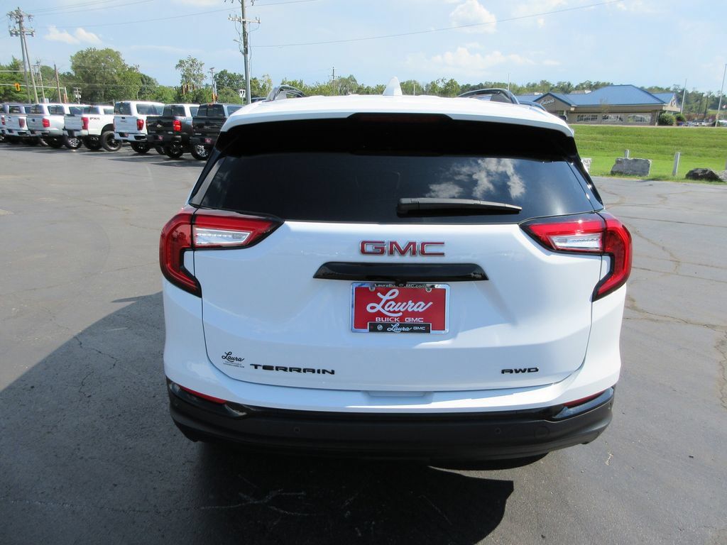 Certified 2024 GMC Terrain SLT w/ Elevation Edition AWD/4WD image 7