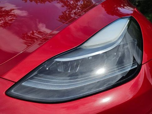 Used 2023 Tesla Model Y 2WD image 28