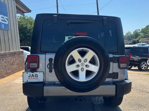 Used 2014 Jeep Wrangler Unlimited Sport AWD/4WD image 8