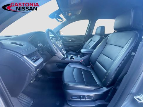 Used 2024 GMC Terrain SLT image 27