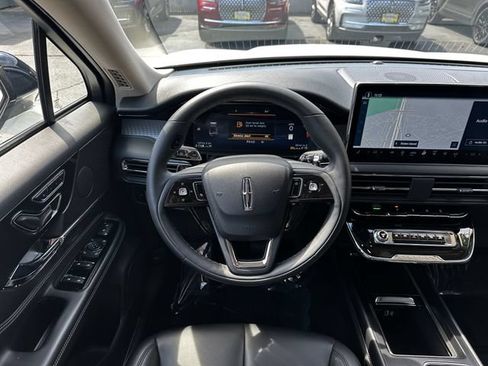 Certified 2024 Lincoln Corsair AWD image 14