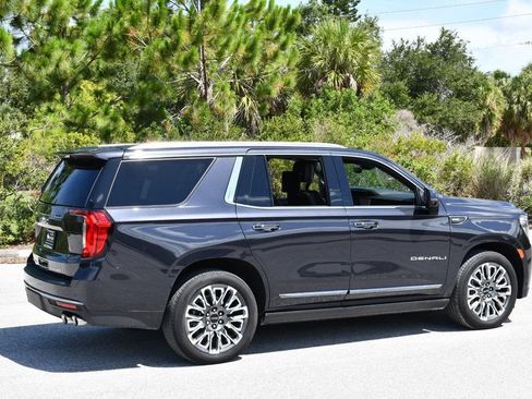 Used 2023 GMC Yukon Denali Ultimate AWD/4WD image 6