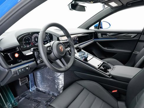 New 2025 Porsche Panamera 4 image 4