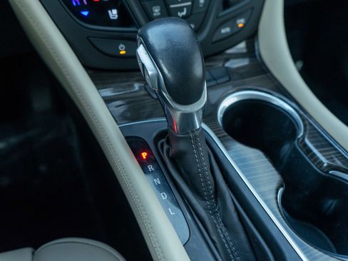 Used 2020 Buick Envision Premium w/ Driver Confidence Package image 22