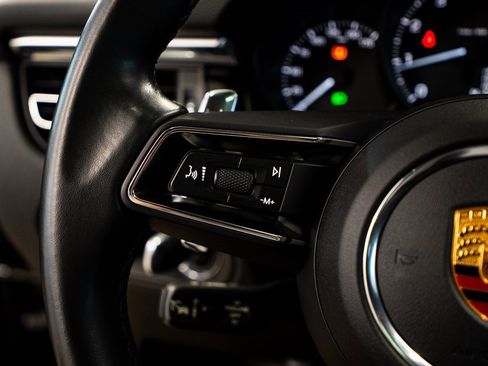 Used 2024 Porsche Macan image 29
