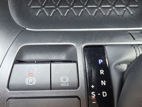 Used 2025 Toyota RAV4 LE AWD/4WD image 26