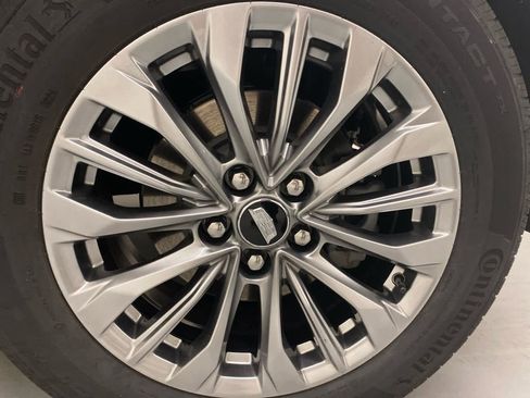 Used 2025 Cadillac XT4 Premium Luxury image 26