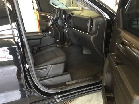 Used 2024 GMC Sierra 1500 Elevation image 28