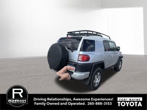 Used 2007 Toyota FJ Cruiser 4WD image 9