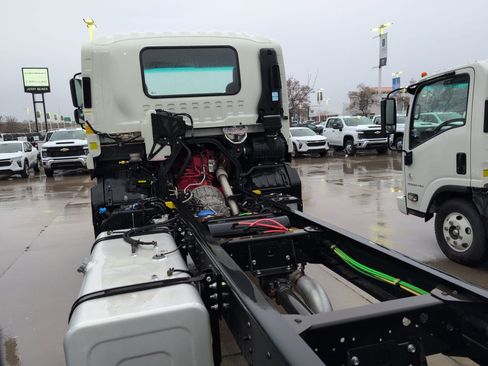 New 2024 Chevrolet Low Cab Forward 7500XD image 9
