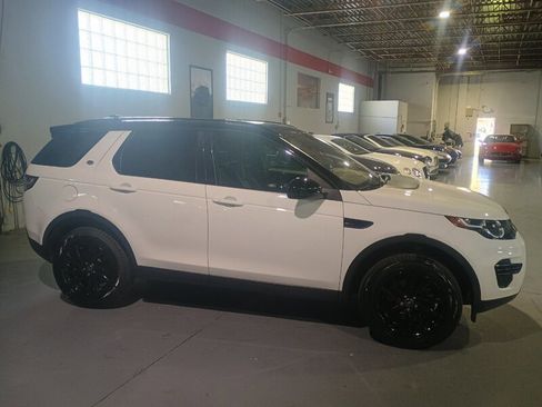 Used 2019 Land Rover Discovery Sport SE image 6