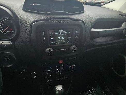 Used 2016 Jeep Renegade Latitude w/ Popular Equipment Group image 16