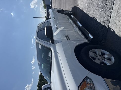 Used 2016 RAM 1500 Classic SLT RWD image 3