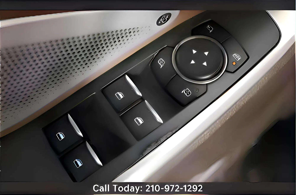 Used 2023 Ford Explorer King Ranch w/ Technology Package RWD image 34
