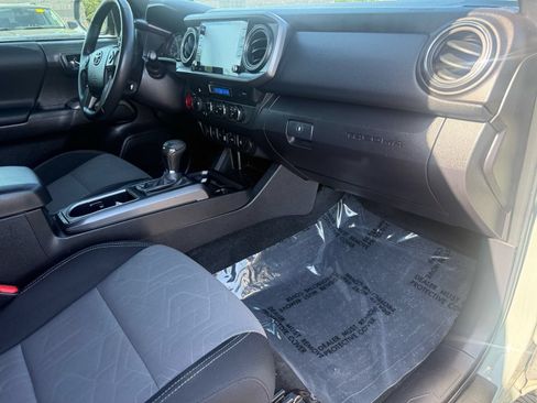 Used 2023 Toyota Tacoma TRD Off-Road w/ Advanced Technology Package AWD/4WD image 29